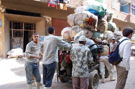 Trong nhiều năm, những khu định cư tạm